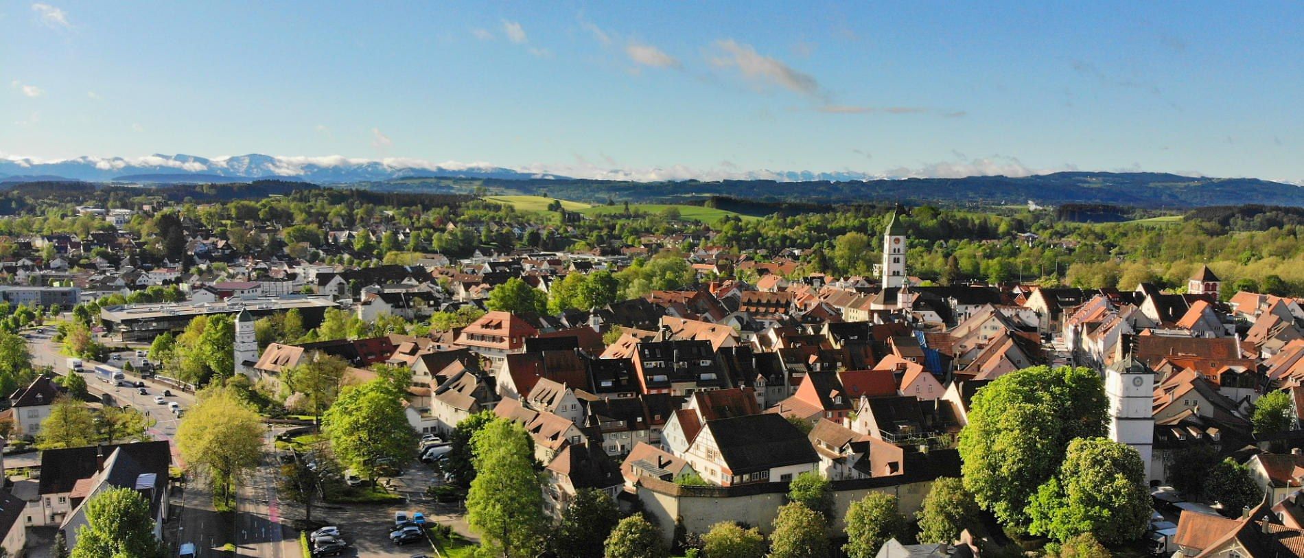 Luftbild von Wangen im Allgäu mit Altstadt und Umland