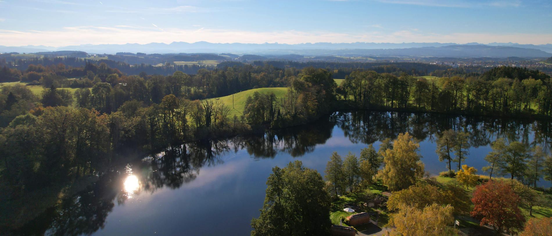 Badesee Röhrenmoos am Stadtrand von Wangen aus der Luft